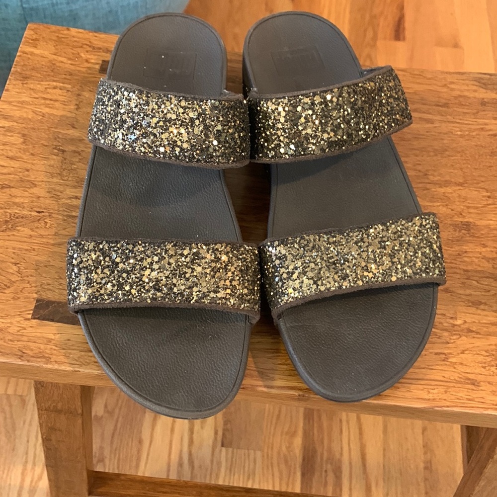 Fit flops sparkle strap sandals size 8 EUC! VERY comfortable!